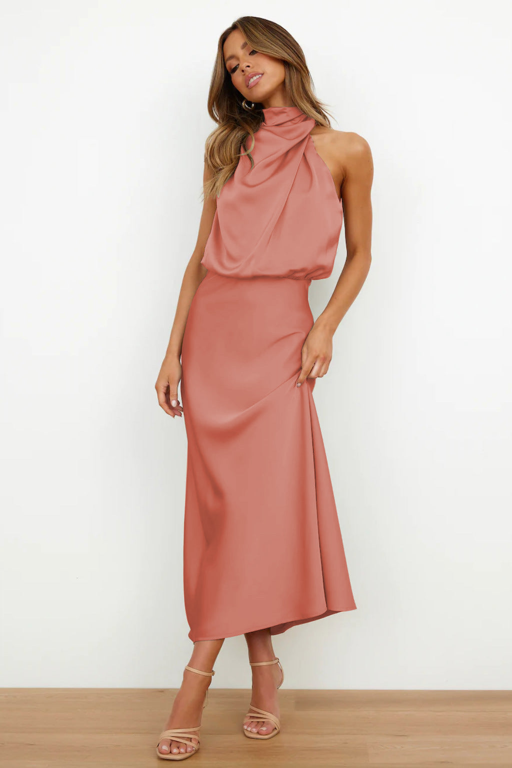 Verona | Handgefertigtes Premium-Satin-Kleid