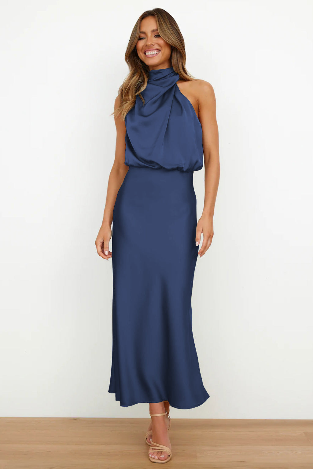 Verona | Handgefertigtes Premium-Satin-Kleid
