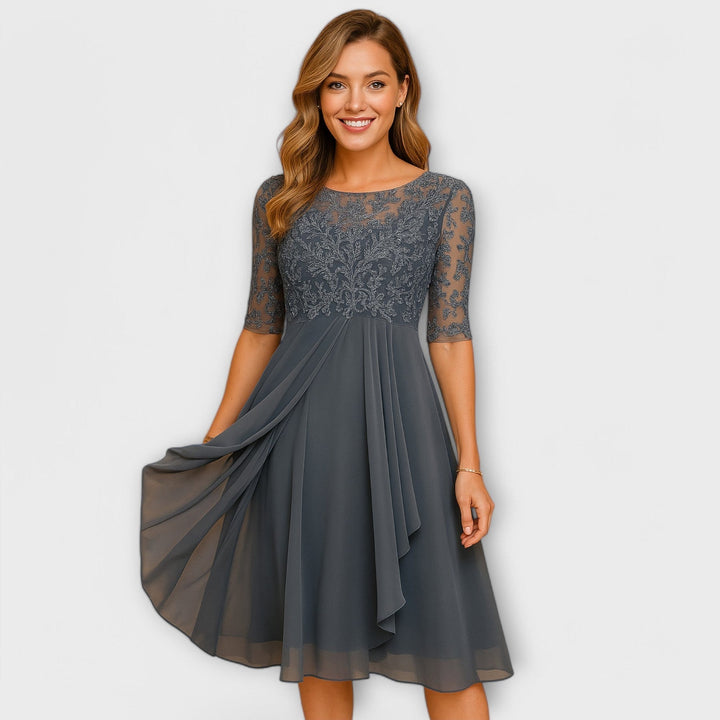 Martina | Midikleid mit Spitzendetails an den Ärmeln