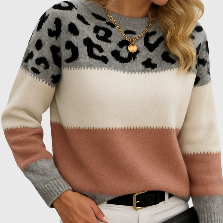 Chiara | Lässiger Pullover mit Leo-Design