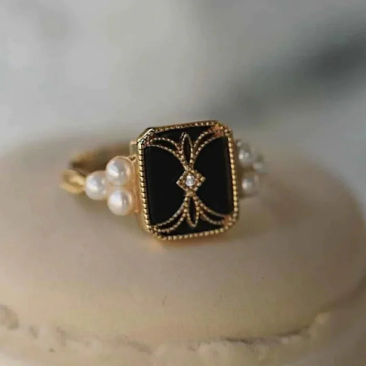 Antique Black Pearl Golden Ring | Gold 18k