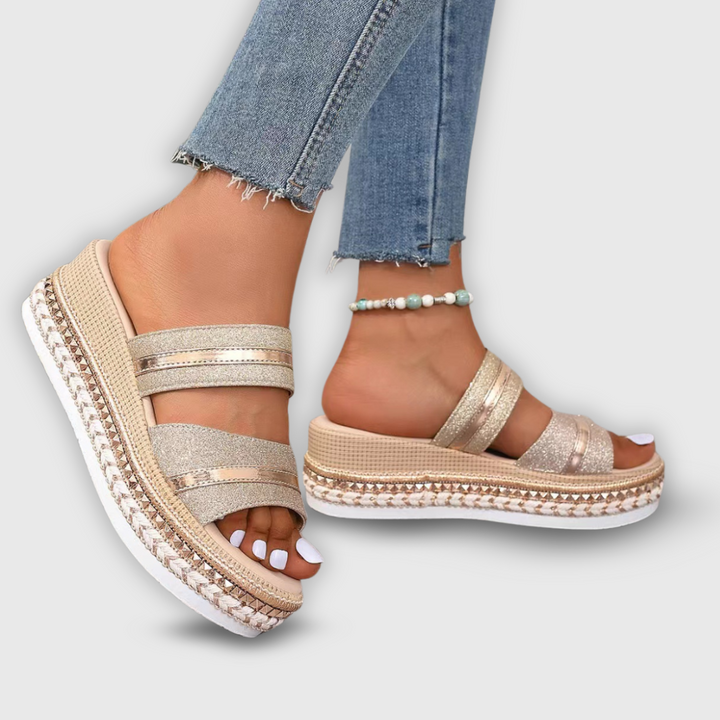 Olga | Bequeme Keilsandalen aus Premiumstoff