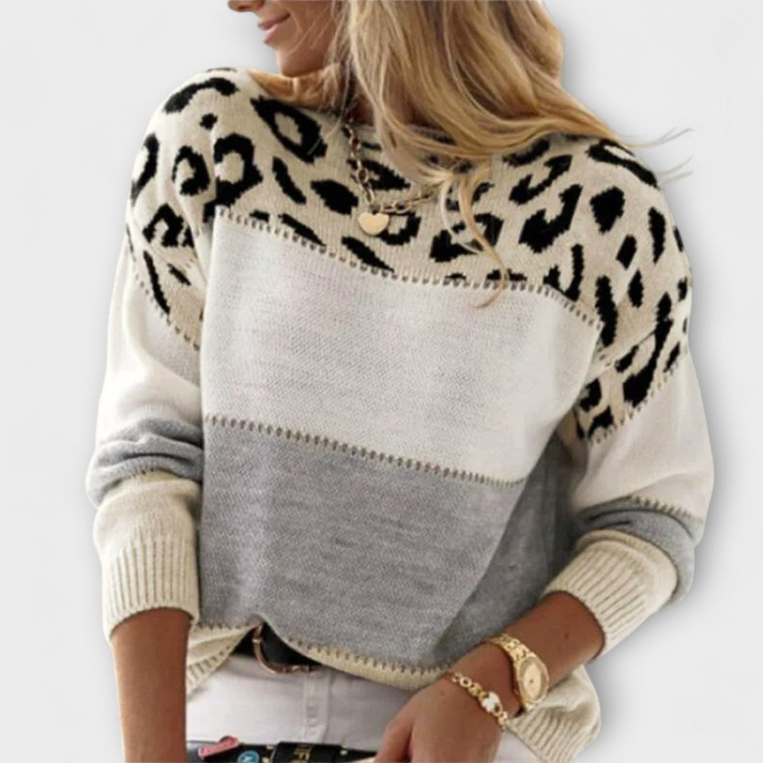 Chiara | Lässiger Pullover mit Leo-Design