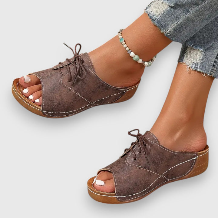 Saskia – Vintage Style Sandalen