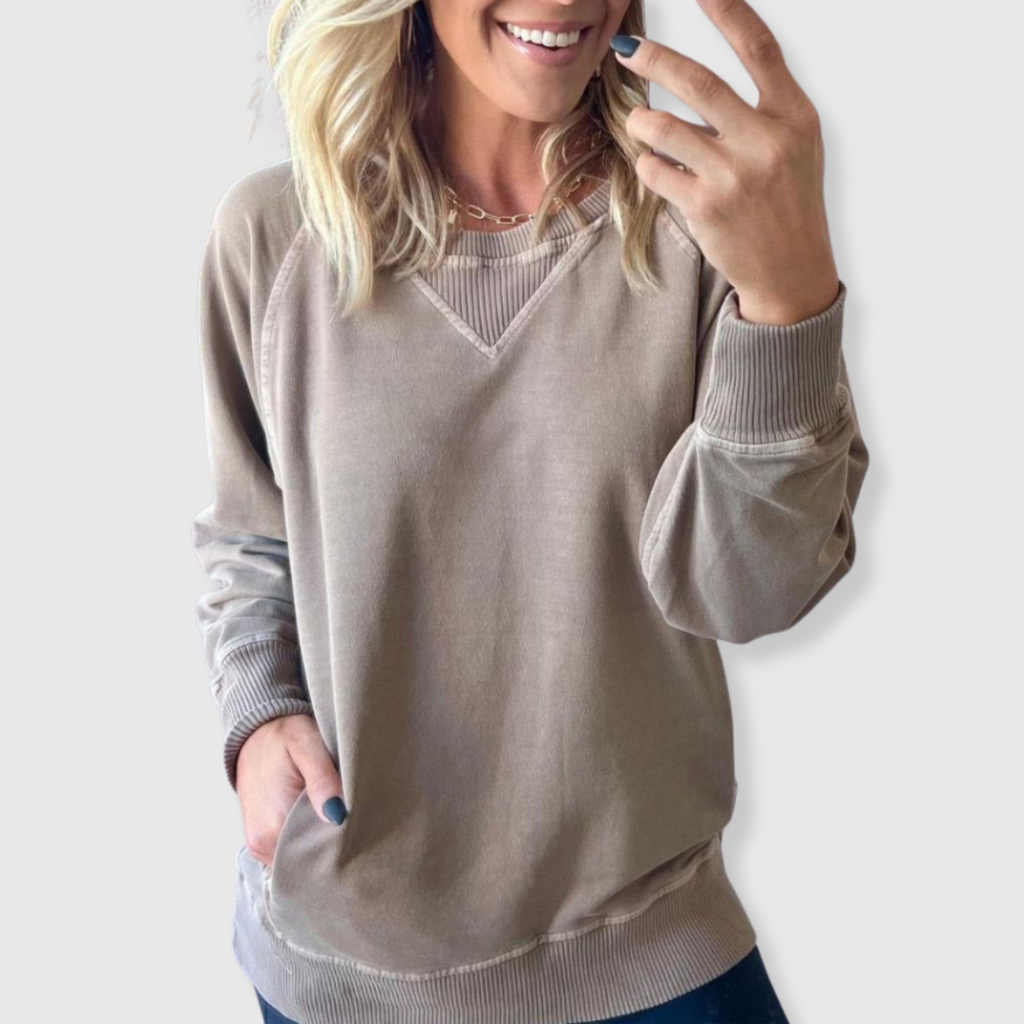 Viola | Gerippter Pullover mit Taschen