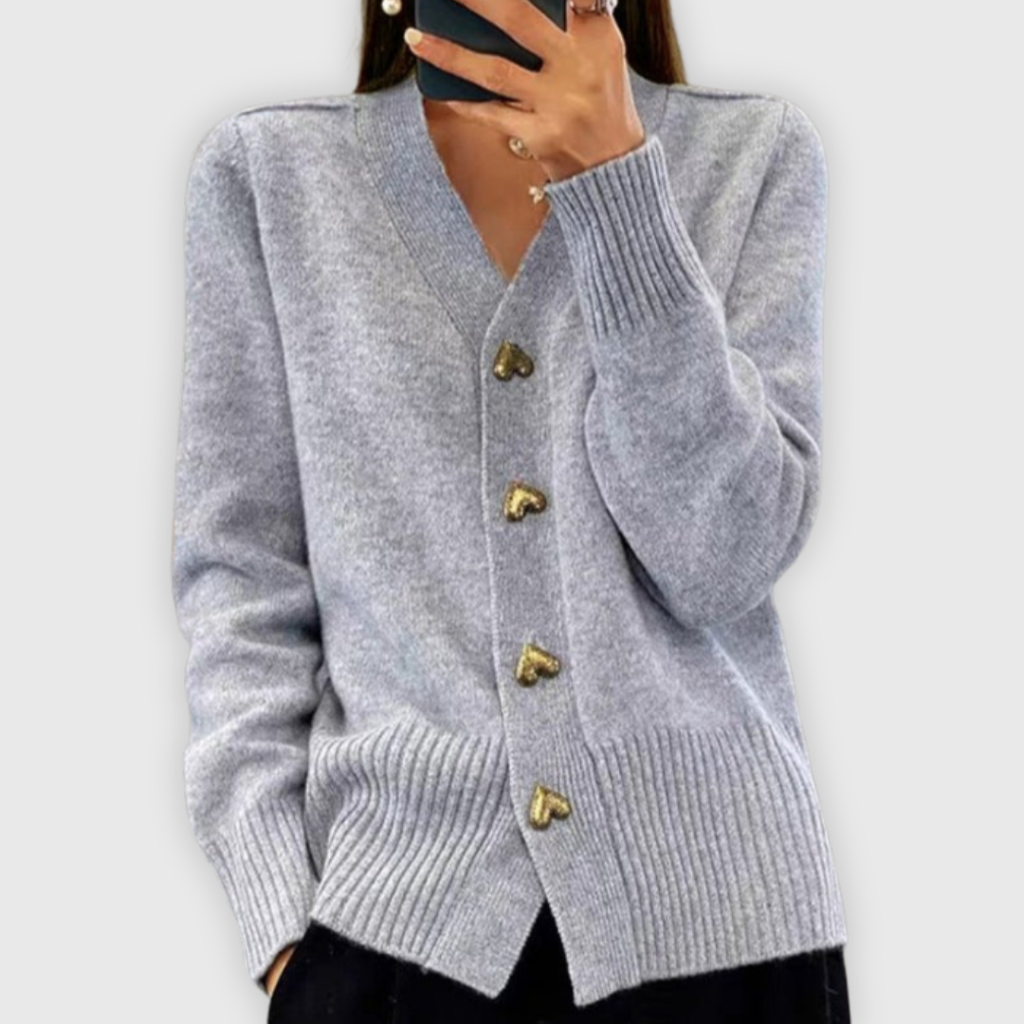 Giada | Elegante Strickjacke mit Herzknöpfen