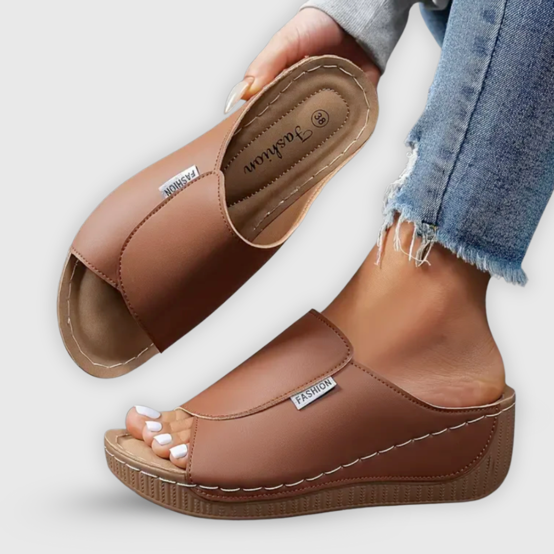 Petra | Sandale mit Absatz Handgefertigt