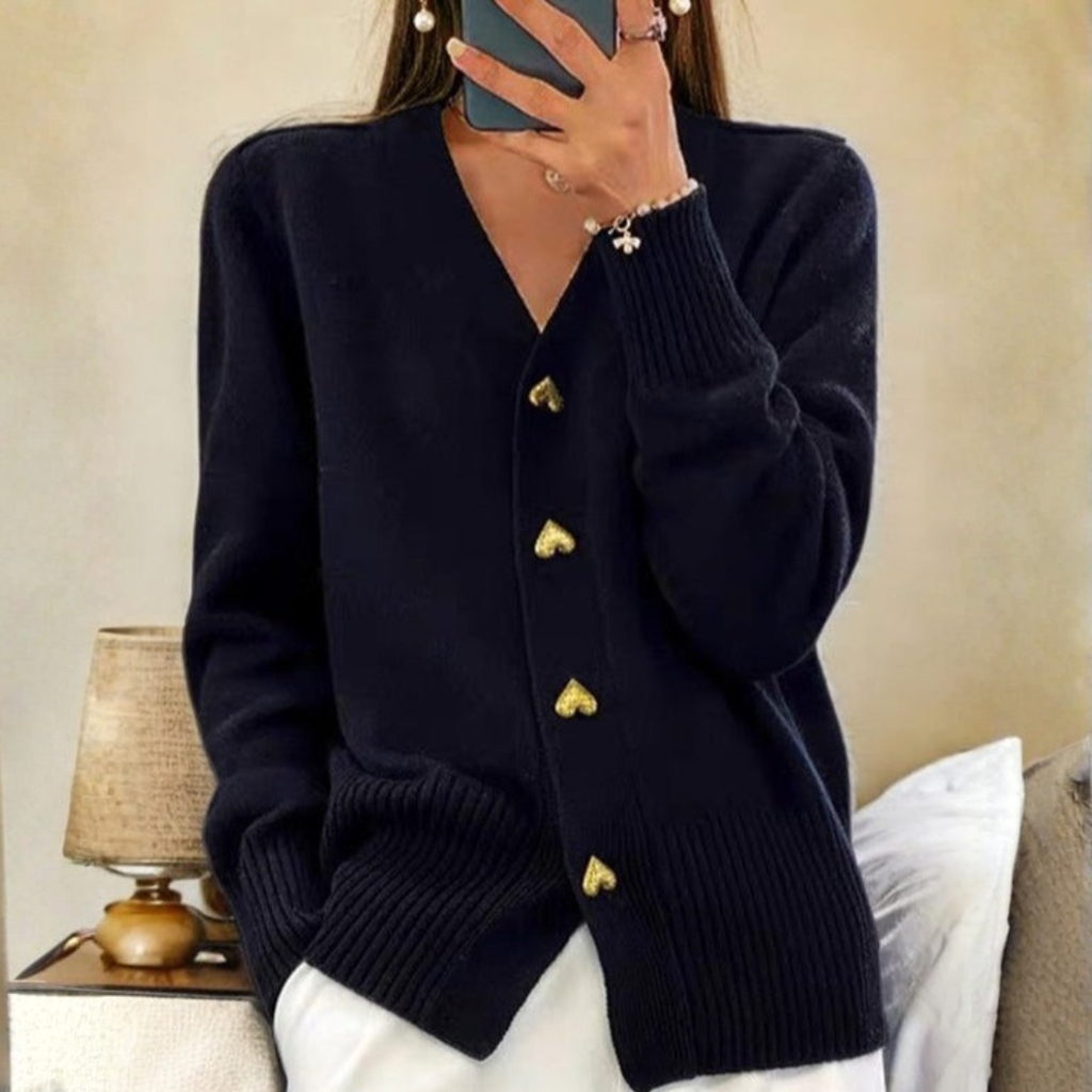 Giada | Elegante Strickjacke mit Herzknöpfen