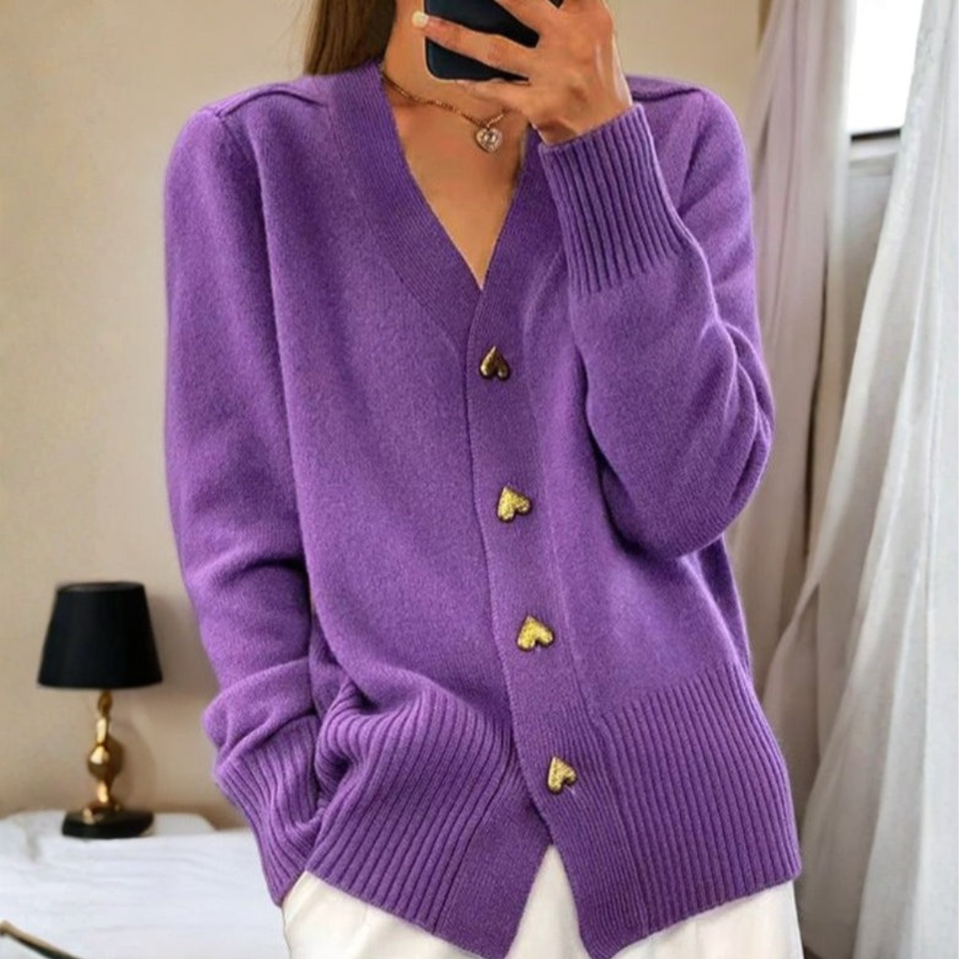 Giada | Elegante Strickjacke mit Herzknöpfen