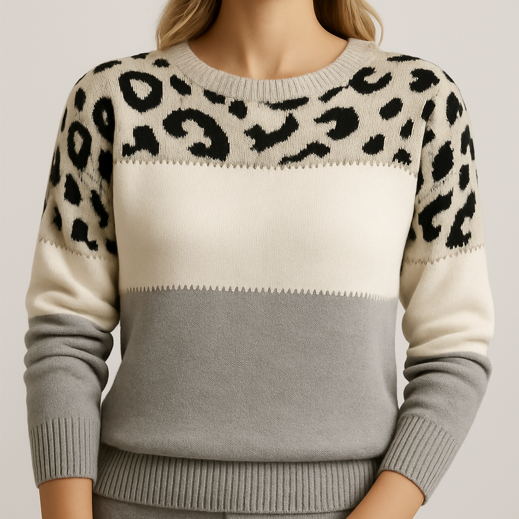Chiara | Lässiger Pullover mit Leo-Design
