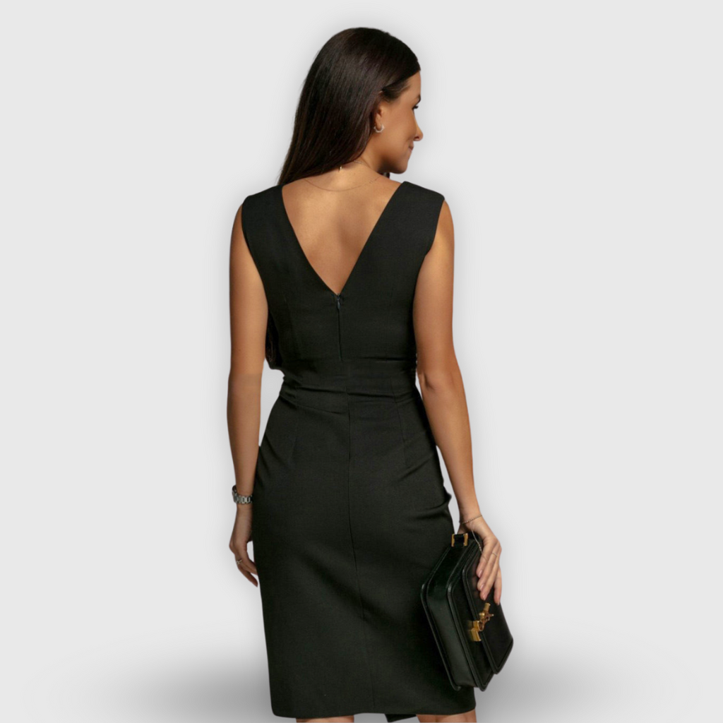 Lucia | Tailliertes Kleid mit V-Ausschnitt und Schlitz