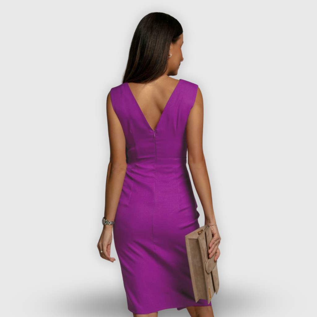 Lucia | Tailliertes Kleid mit V-Ausschnitt und Schlitz