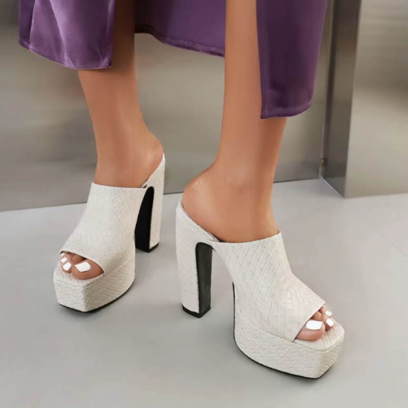 Livia | Handgefertigte Geflochtene Plateausandalen