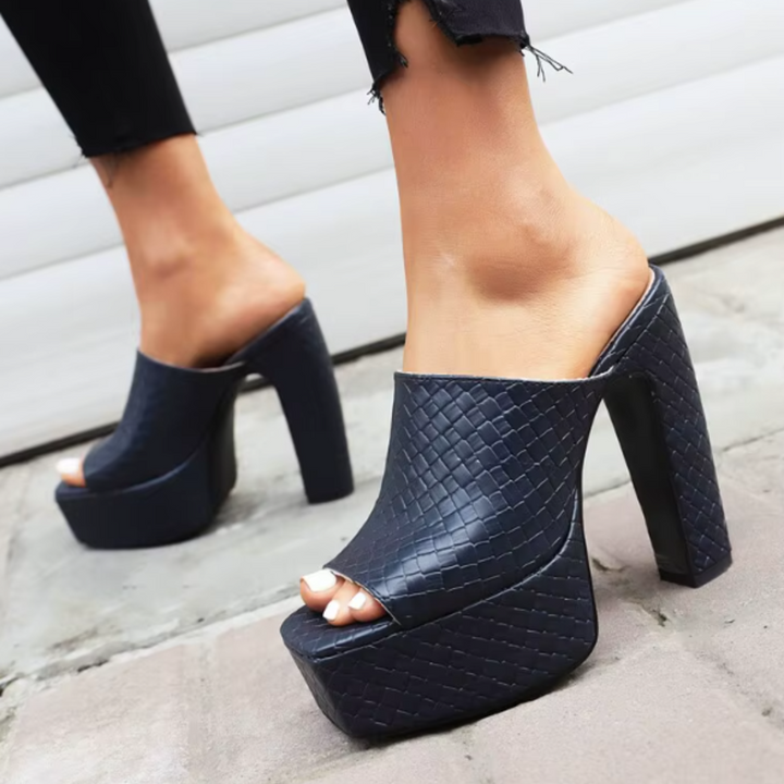 Livia | Handgefertigte Geflochtene Plateausandalen