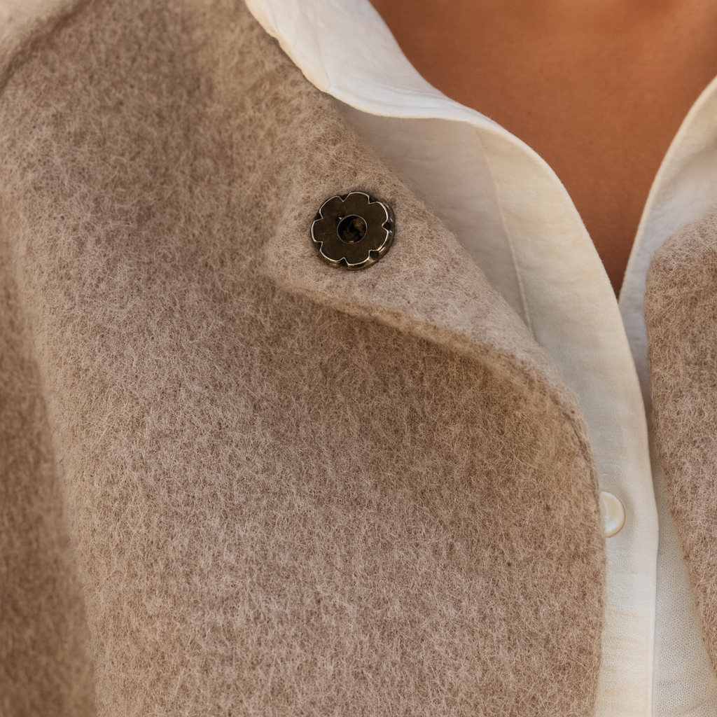 Marika | Mantel aus Wolle mit Rundhalsausschnitt und langen Ärmeln