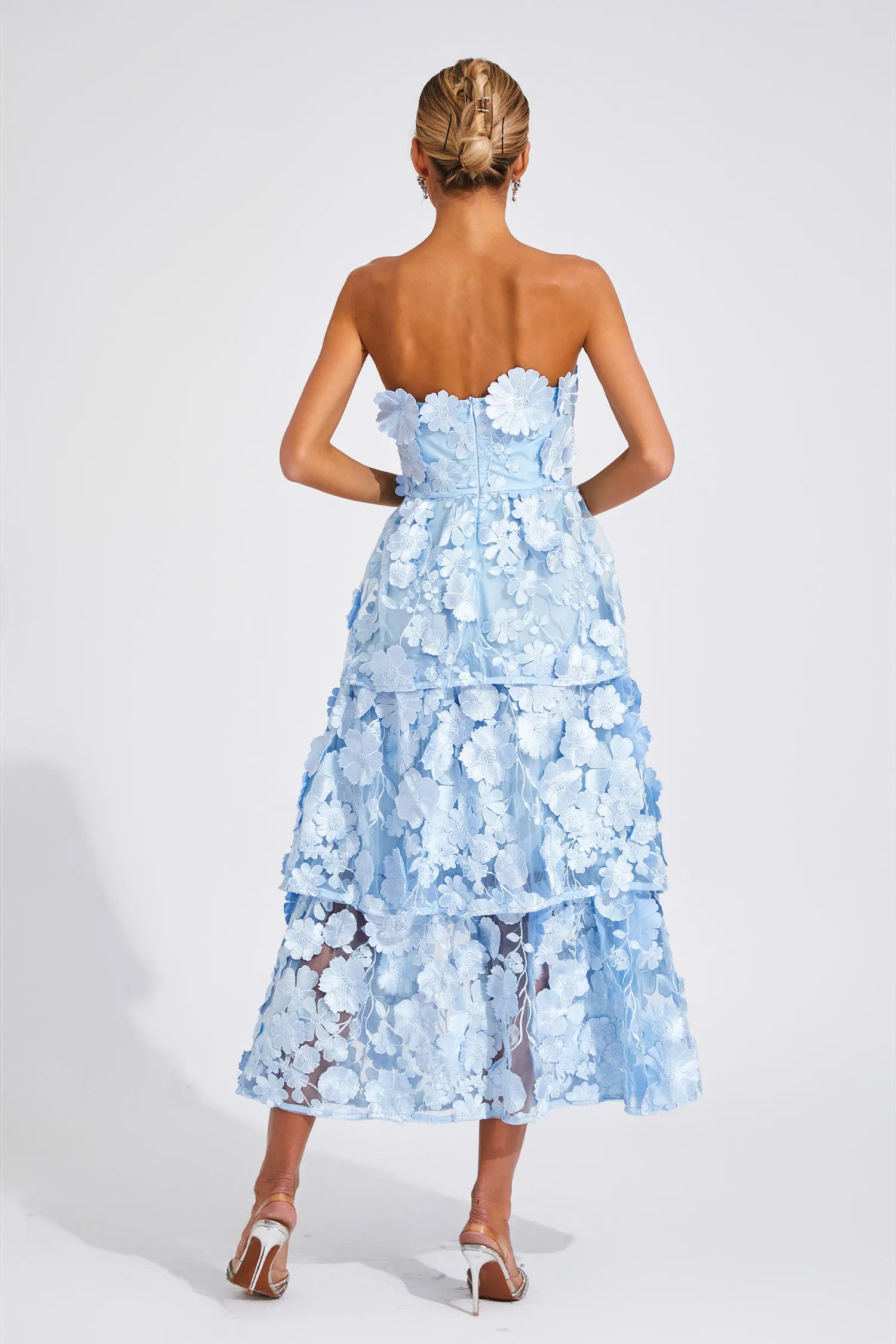 Marzia | Schulterfreies Premiumkleid mit Blumenapplikationen