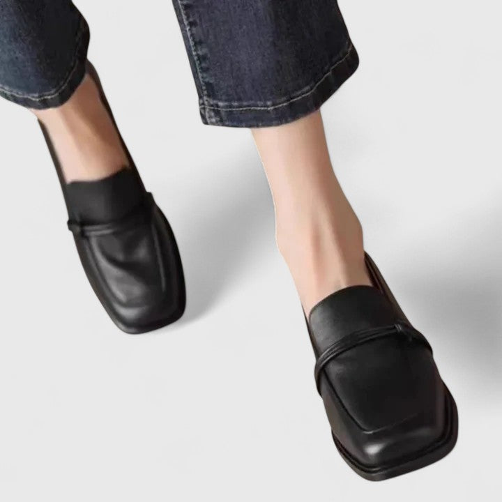 Dina | Vintage Loafers