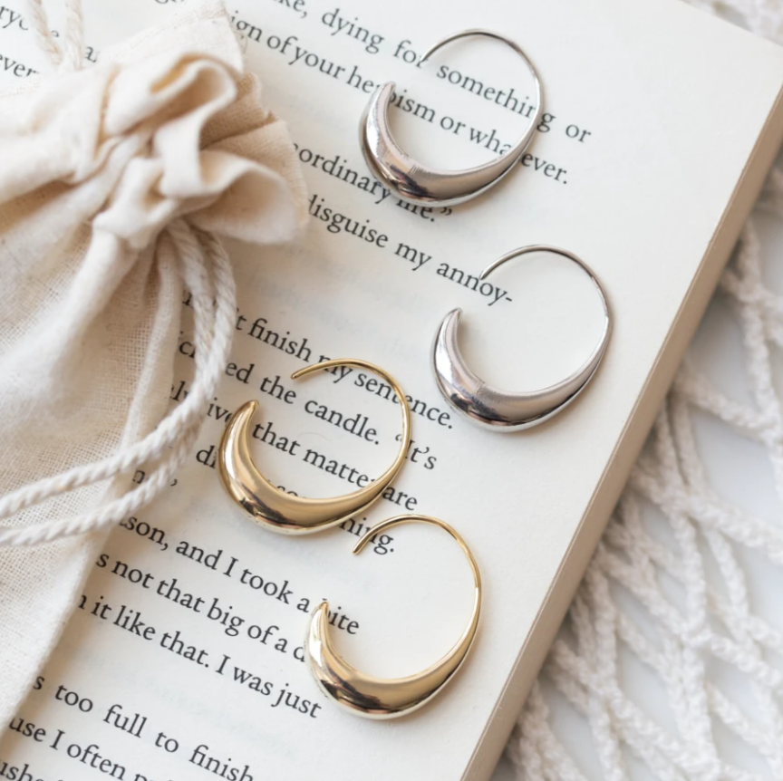 Elegante Ohrringe in Gold und Silber