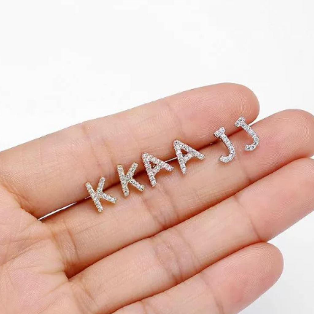 Initial Ohrring 1 Stück | Gold