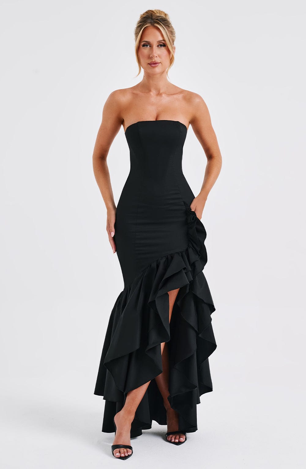 Vanessa | Schulterfreies Maxikleid mit Volants Handgefertigt