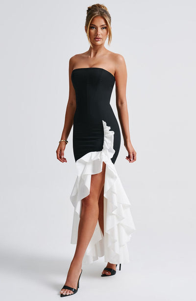 Vanessa | Schulterfreies Maxikleid mit Volants Handgefertigt