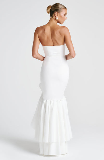 Vanessa | Schulterfreies Maxikleid mit Volants Handgefertigt